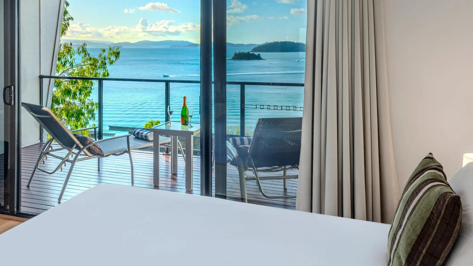 Shorelines Apartments On Hamilton Island By Hiha
