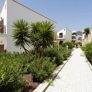 https://large-apartment-in-the-heart-of-las-americas.in-canary-islands.com